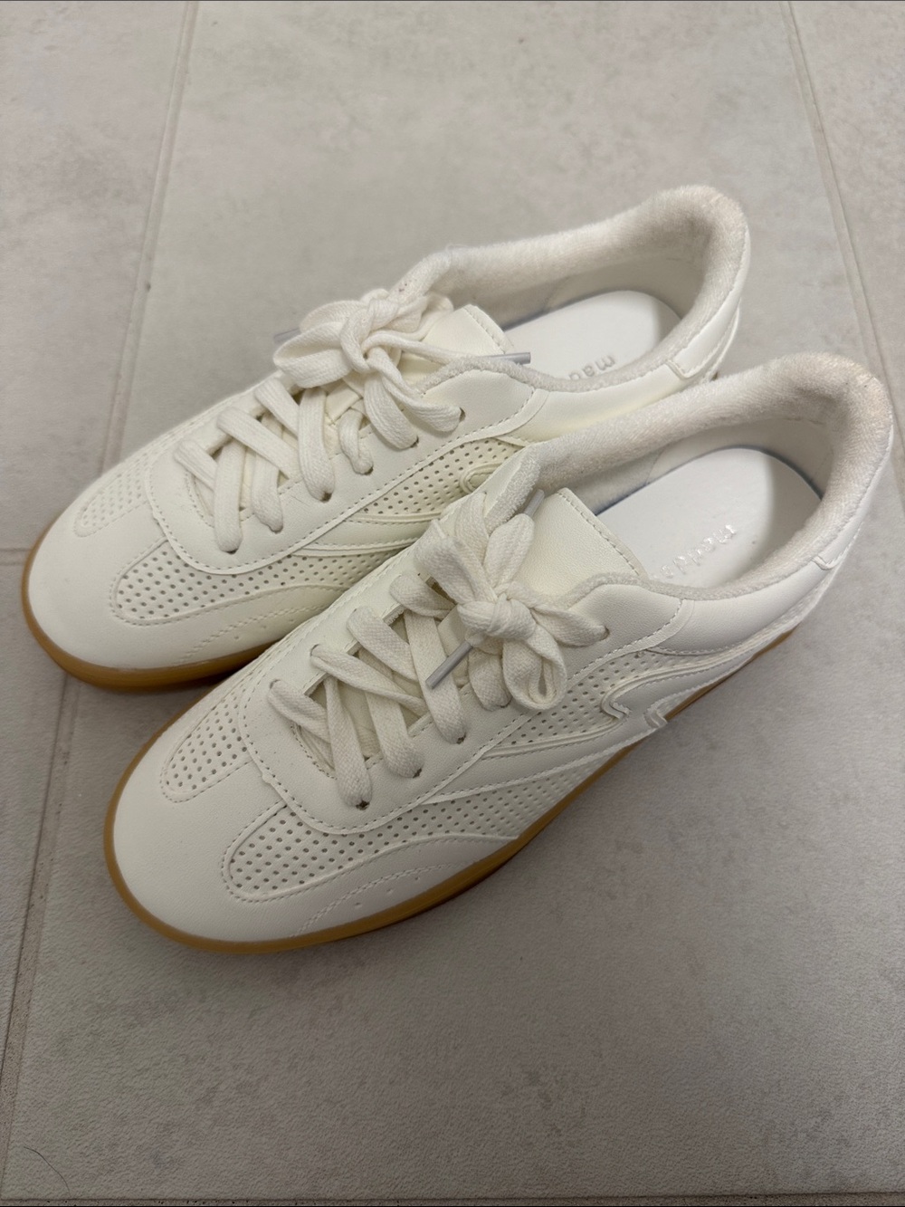 NWOT Madden Girl White Giia Sneakers